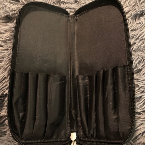 Morphe Brush Holder - Picture 3 of 6